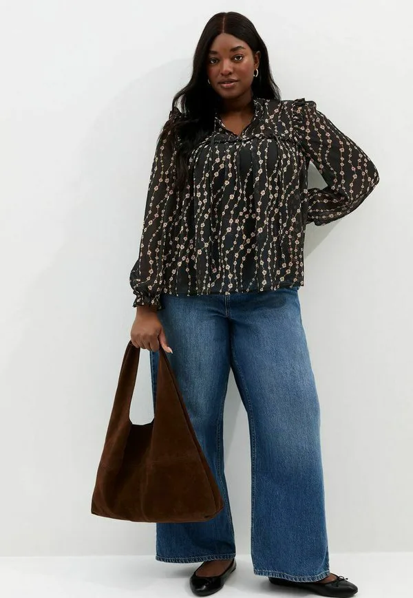 Блузка из шифона с цветочным принтом и завязками на шее. New Look Curves, Black Pattern
Блузка из шифона с цветочным принтом и завязками на шее. New Look Curves, Black Pattern