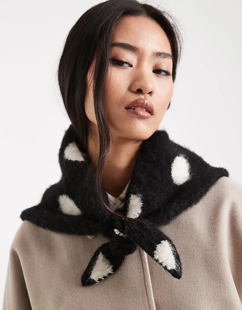 Треугольный шарф в горошек ASOS DESIGN с начесом, черно-белый
Треугольный шарф в горошек ASOS DESIGN с начесом, черно-белый