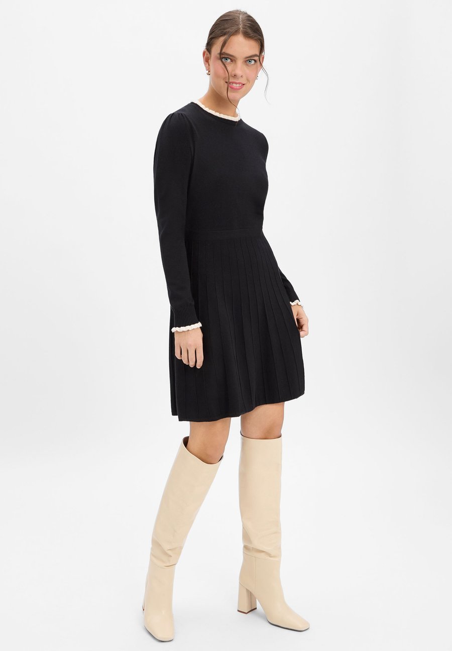 Платье Marie Lund Jumper dress, Schwarz/Black
Платье Marie Lund Jumper dress, Schwarz/Black