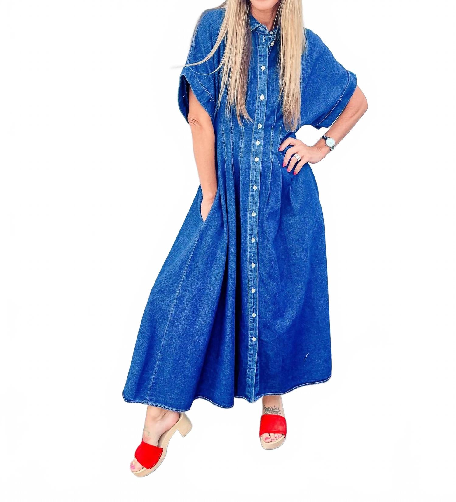 Классическое шикарное джинсовое платье миди в синем цвете Entro
Классическое шикарное джинсовое платье миди в синем цвете Entro