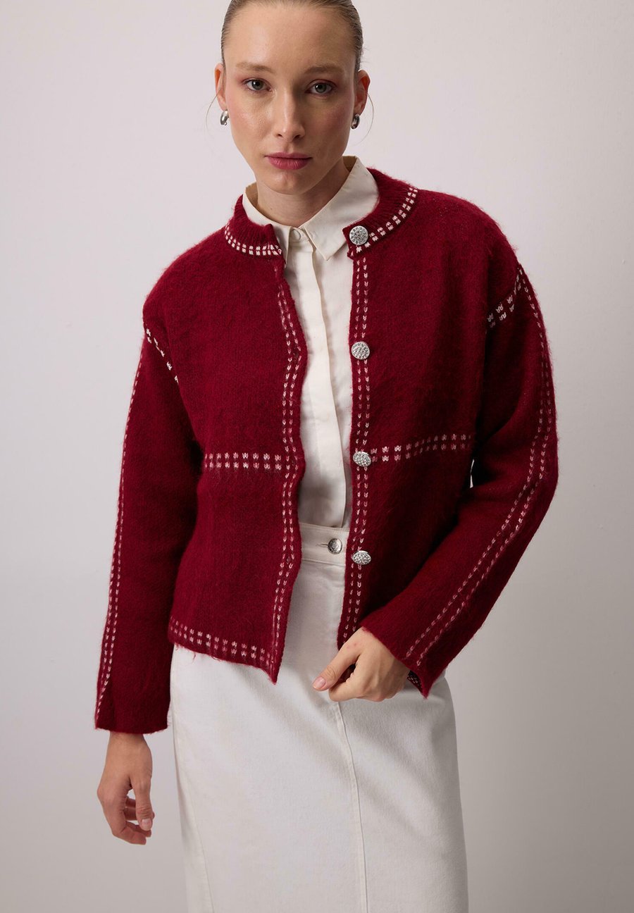 Кардиган Touché Privé RASHED CONTRAST, Burgundy/Bordeaux
Кардиган Touché Privé RASHED CONTRAST, Burgundy/Bordeaux