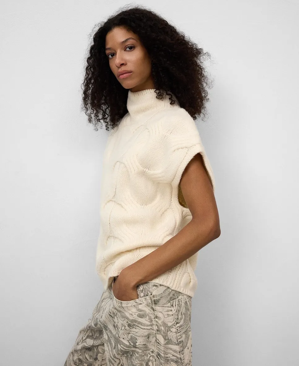 Женский шерстяной вязаный жилет с косами Adolfo Dominguez, кремовый
Женский шерстяной вязаный жилет с косами Adolfo Dominguez, кремовый