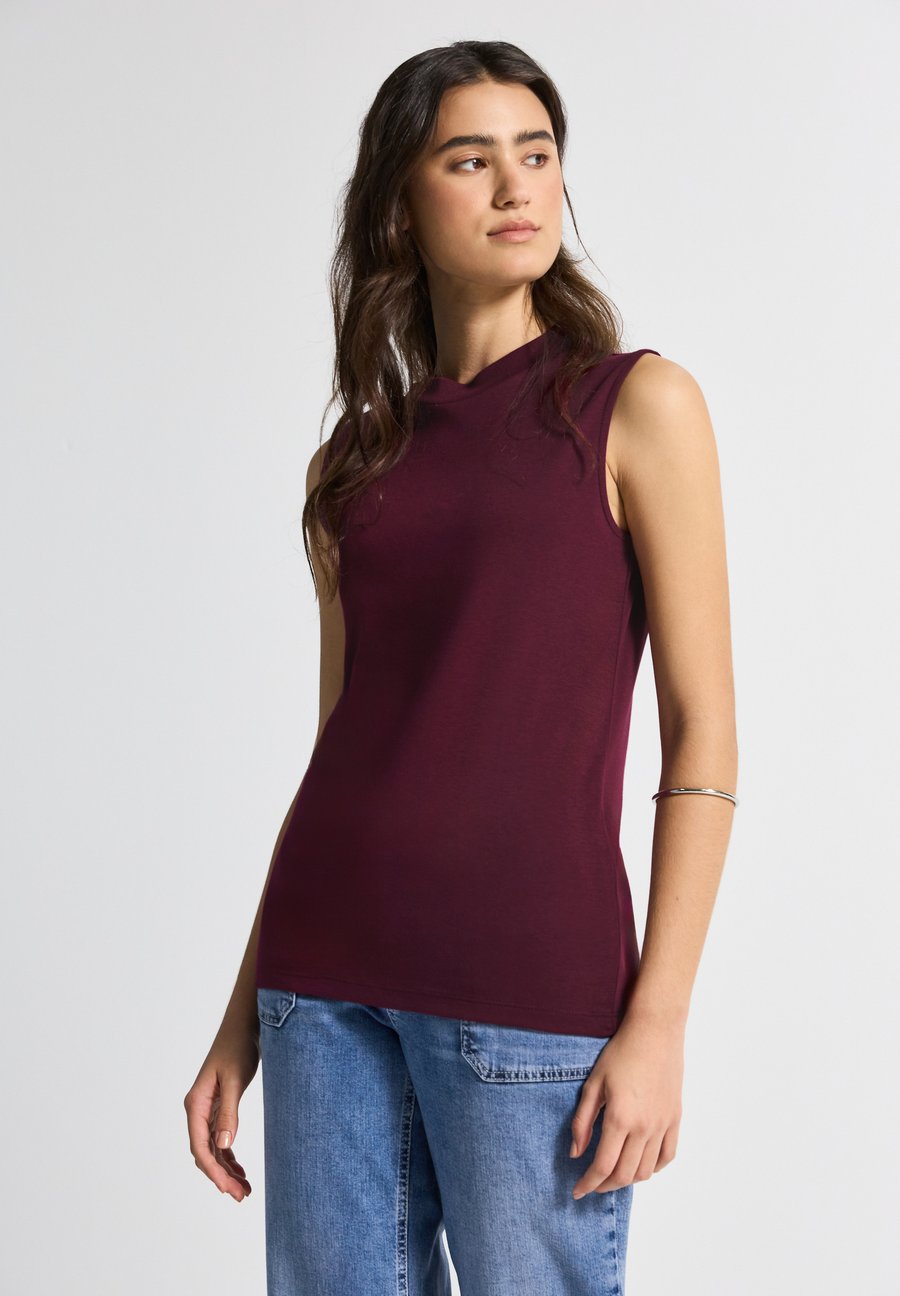 Топ Street One Studio Top, Rot/Bordeaux
Топ Street One Studio Top, Rot/Bordeaux