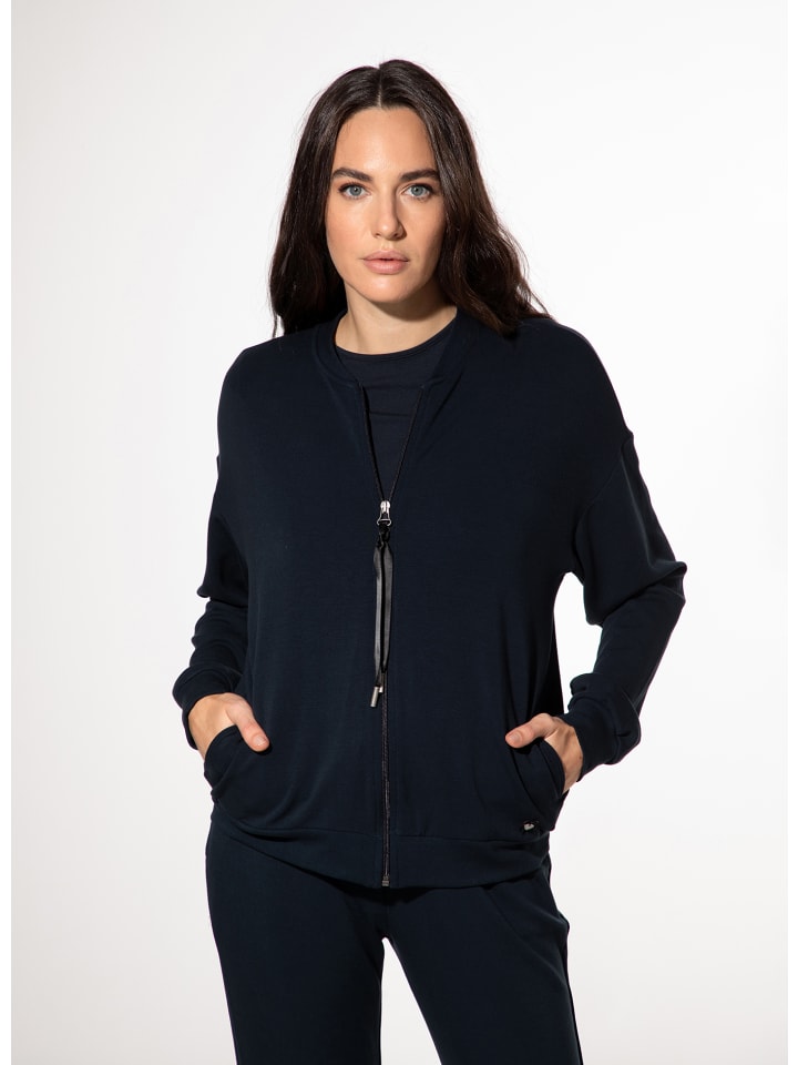 Синяя толстовка SHORT STORIES
Синяя толстовка SHORT STORIES