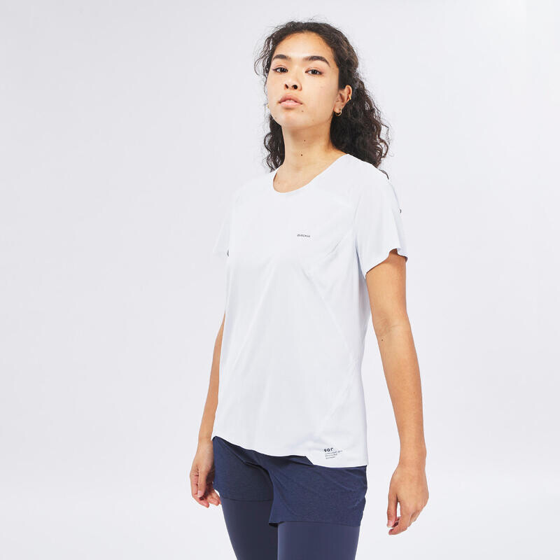 Походная рубашка женская с короткими рукавами для сверхлегких скоростных походов - FH500 белая QUECHUA, цвет blau 
Походная рубашка женская с короткими рукавами для сверхлегких скоростных походов - FH500 белая QUECHUA, цвет blau