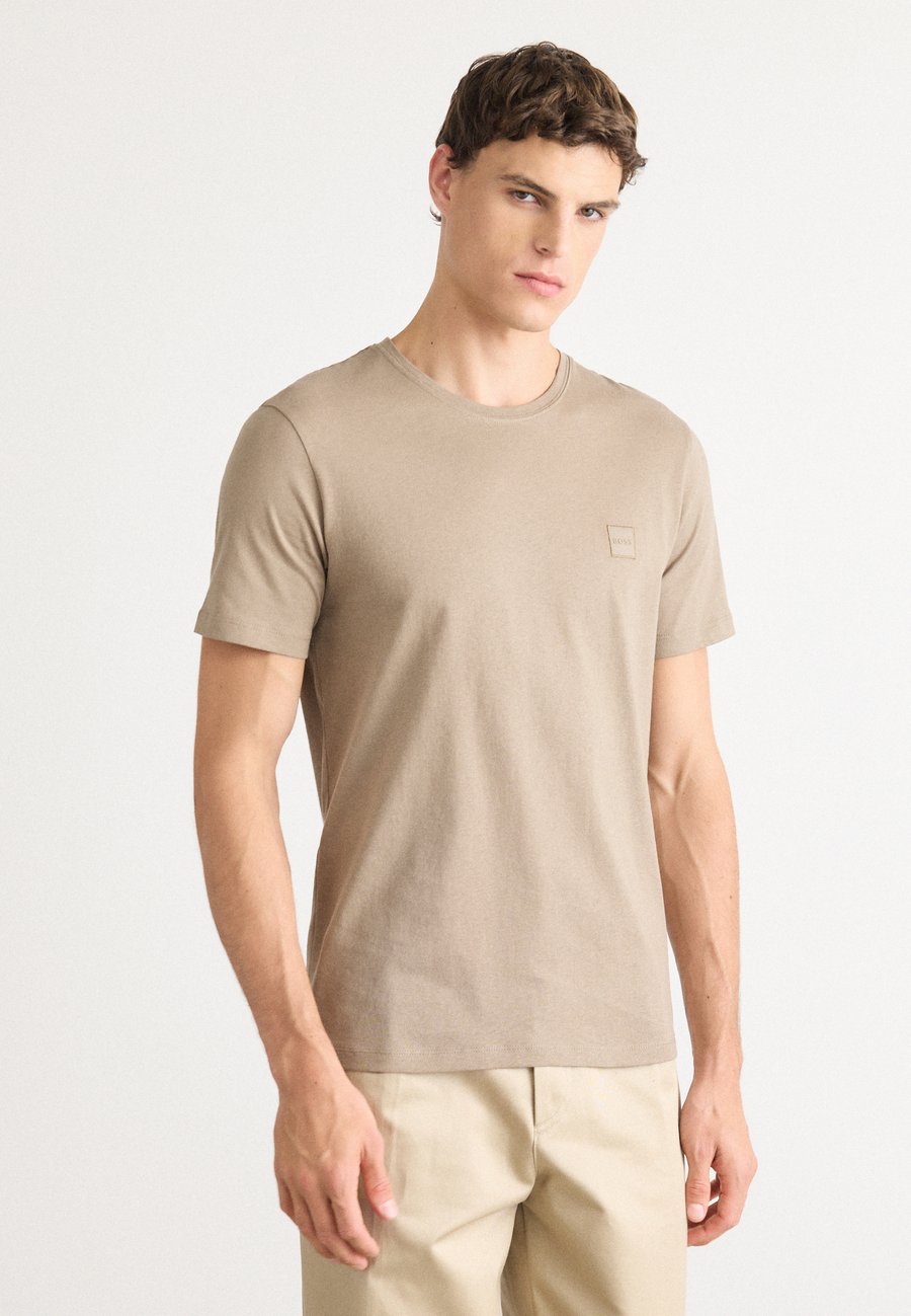 Футболка BOSS TALES, Open Green/Green
Футболка BOSS TALES, Open Green/Green