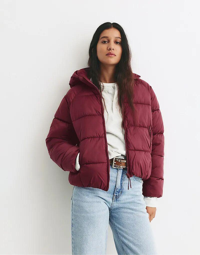 Стеганая куртка Pull&Bear с капюшоном бордового цвета
Стеганая куртка Pull&Bear с капюшоном бордового цвета