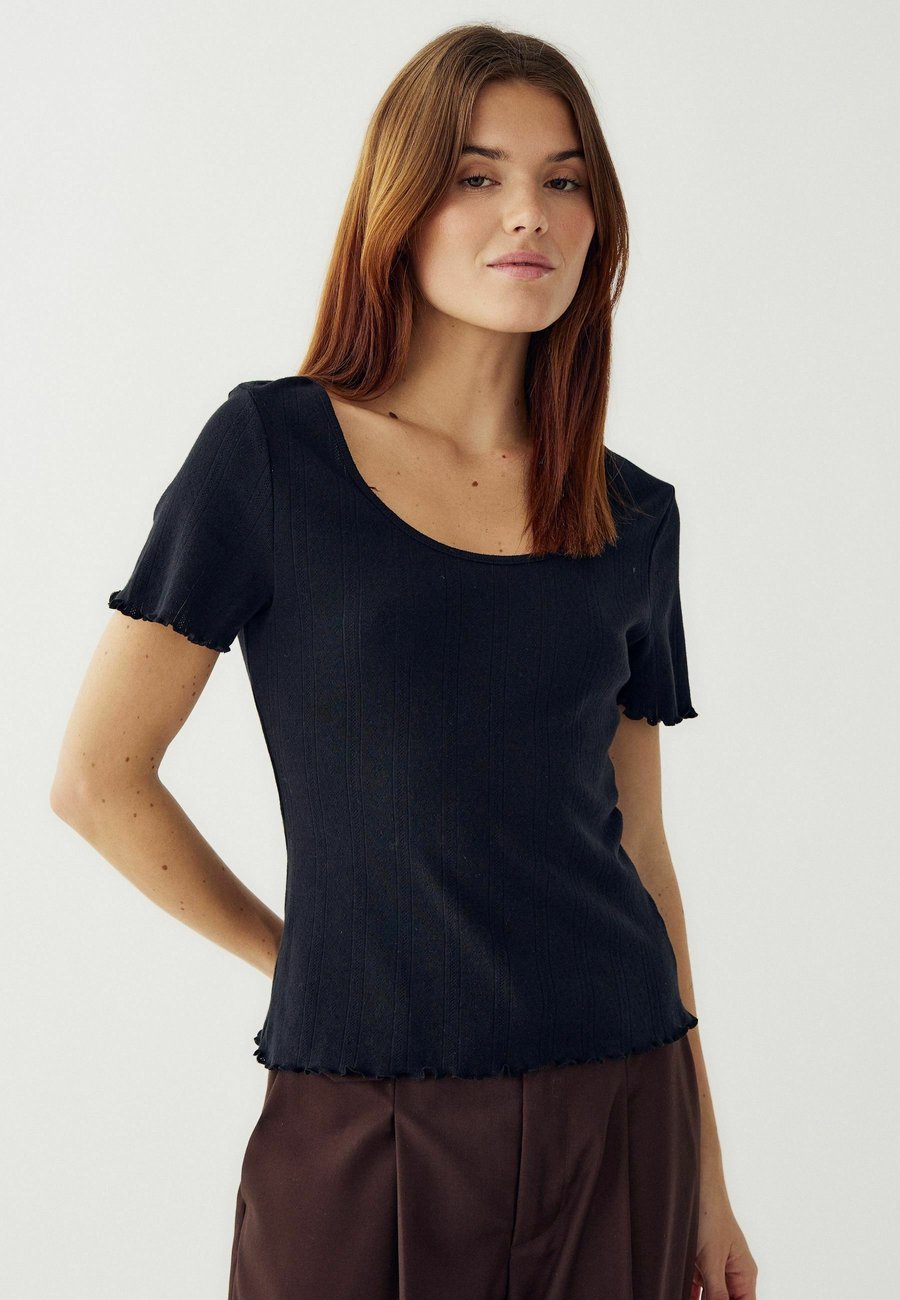 Футболка Noella Basic T-shirt, Black, Черный, Футболка Noella Basic T-shirt, Black
Футболка Noella Basic T-shirt, Black, Черный, Футболка Noella Basic T-shirt, Black