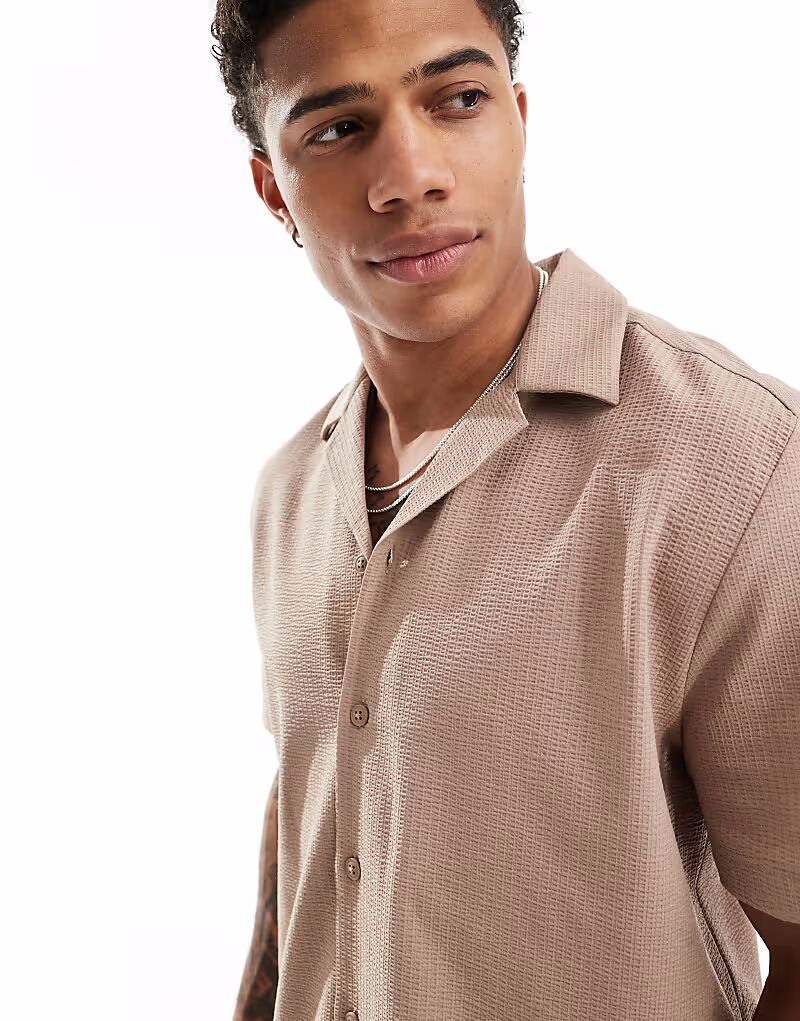 Рубашка сирсакер River Island с воротником Revere цвета «камень»
Рубашка сирсакер River Island с воротником Revere цвета «камень»