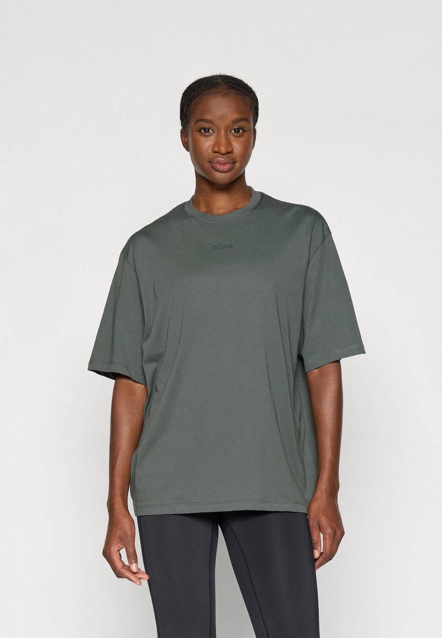 Футболка Björn Borg STUDIO, Urban Chic/Mottled Teal
Футболка Björn Borg STUDIO, Urban Chic/Mottled Teal