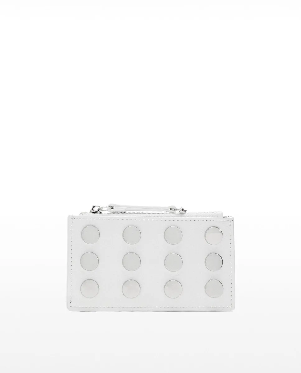 Маленький женский кардхолдер с шипами и гладкой молнией Parfois, белый
Маленький женский кардхолдер с шипами и гладкой молнией Parfois, белый