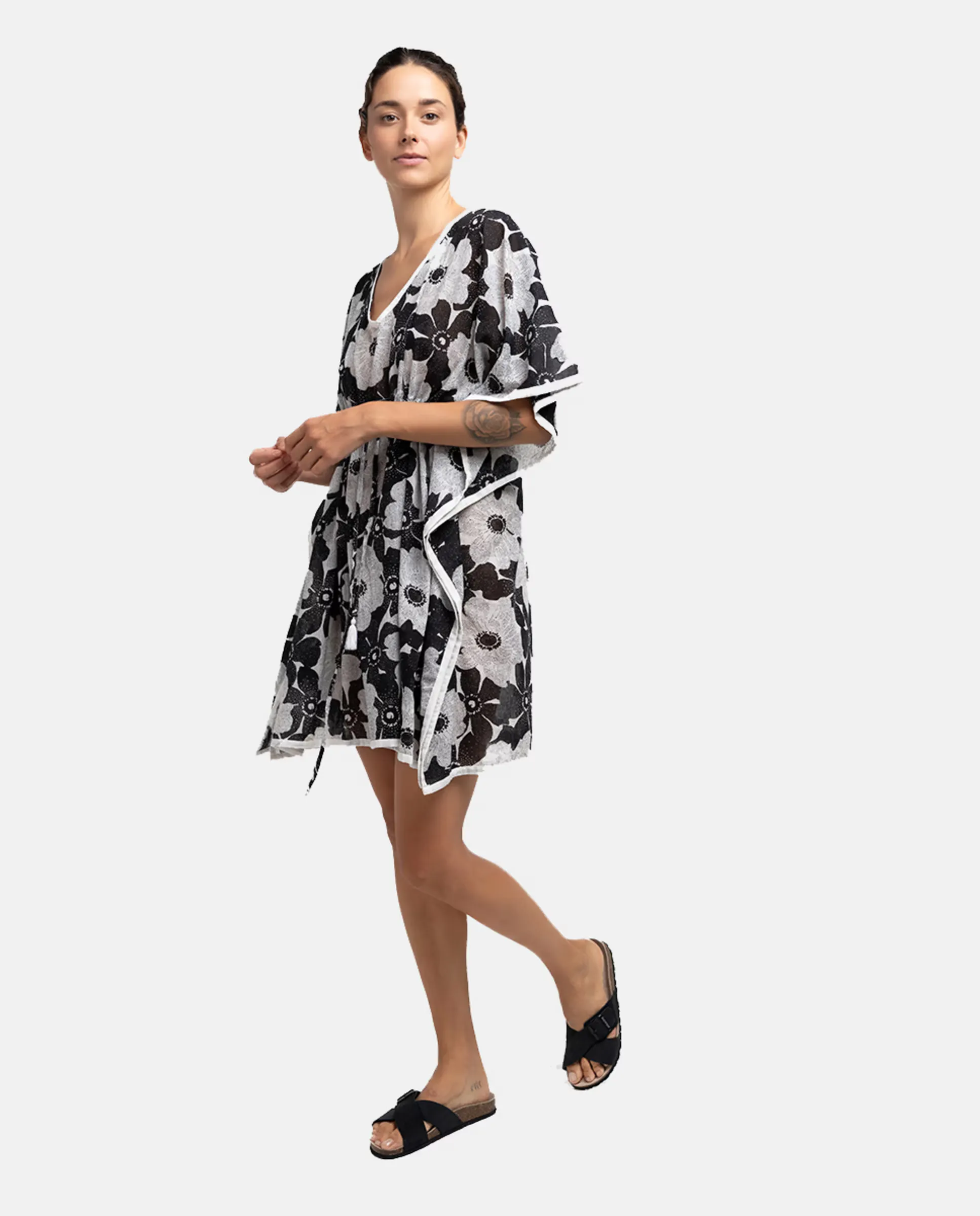 Хлопковый кафтан Oceans Diary с цветочным принтом Abbacino, черный
Хлопковый кафтан Oceans Diary с цветочным принтом Abbacino, черный