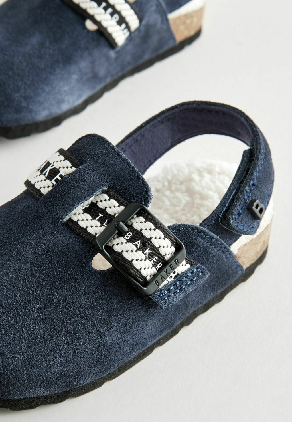 Тапочки REGULAR FIT Baker by Ted Baker, синий
Тапочки REGULAR FIT Baker by Ted Baker, синий