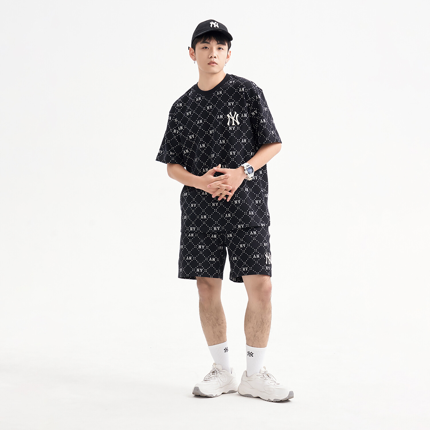 Футболка New York Yankees унисекс, черная Mlb, черный
Футболка New York Yankees унисекс, черная Mlb, черный