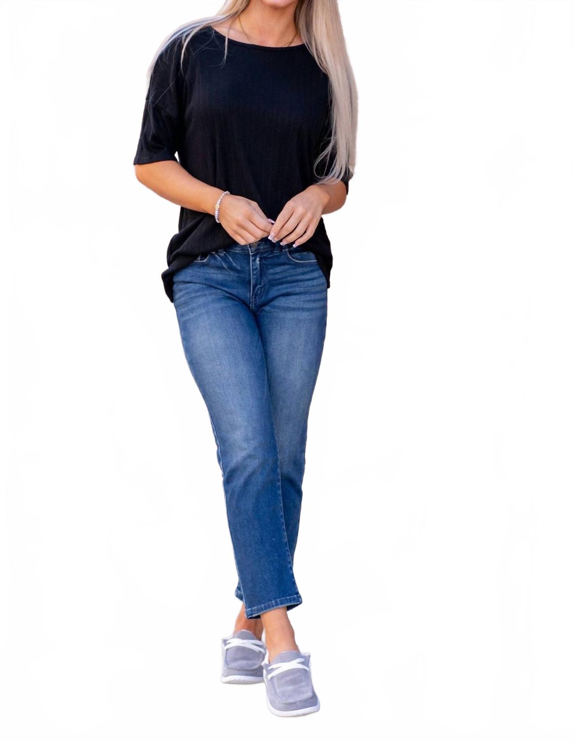 Темно-синие джинсы средней посадки с прямым силуэтом KanCan
Темно-синие джинсы средней посадки с прямым силуэтом KanCan