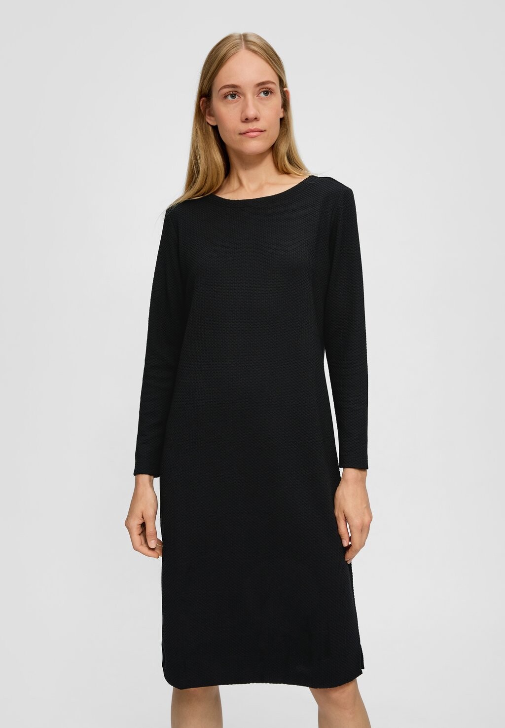 Платье повседневное MIDI-MET GESTRUCTUREERD MOTIEF s.Oliver, цвет schwarz
Платье повседневное MIDI-MET GESTRUCTUREERD MOTIEF s.Oliver, цвет schwarz