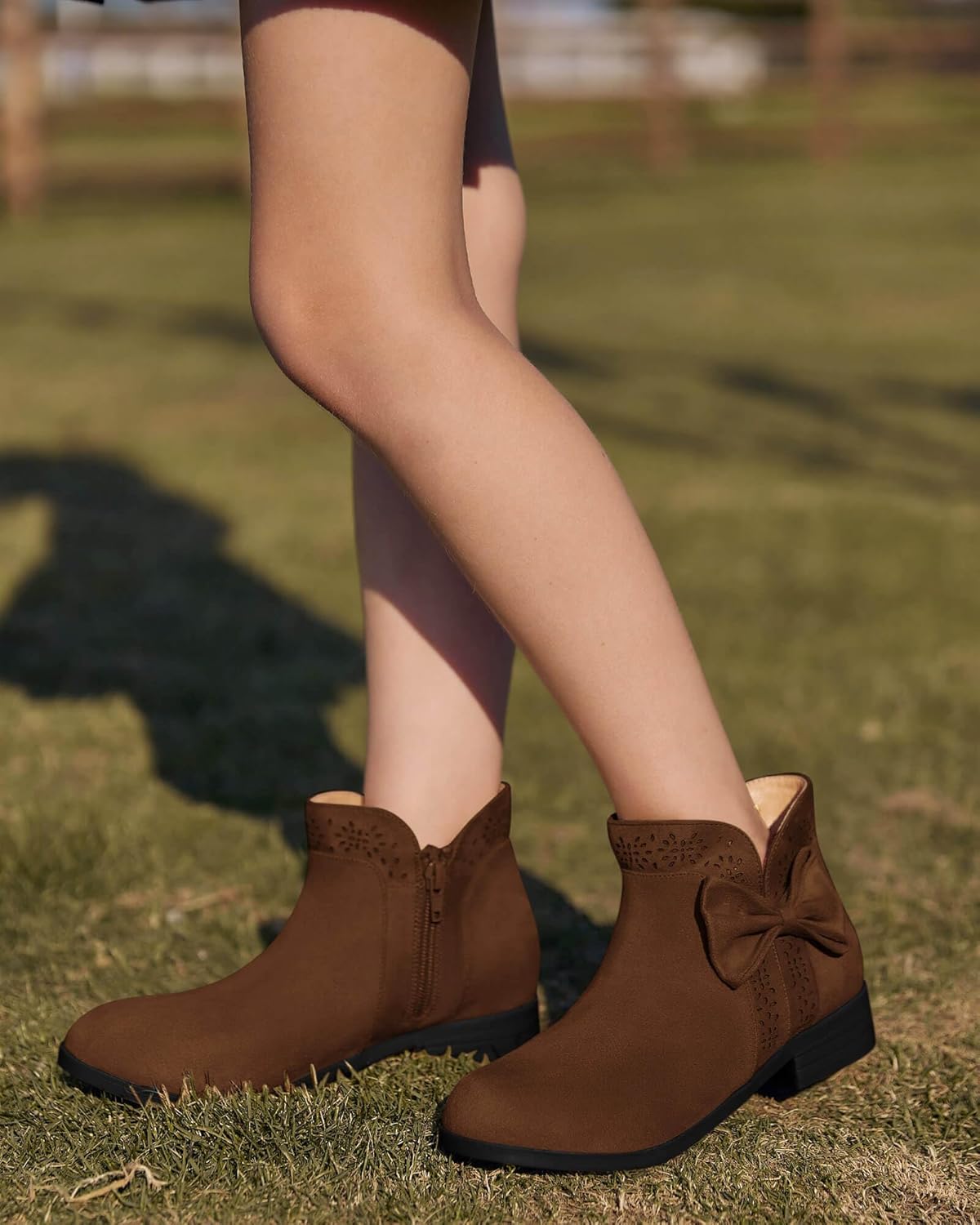 Coutgo girls Bow, Dark Brown
Coutgo girls Bow, Dark Brown