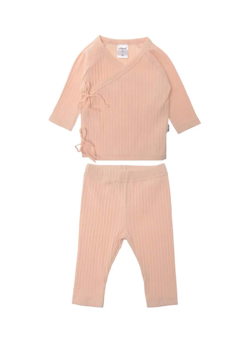 Комплект начального снаряжения Liliput, выполненный из мягкой ребристой ткани, цвет Apricot
Комплект начального снаряжения Liliput, выполненный из мягкой ребристой ткани, цвет Apricot