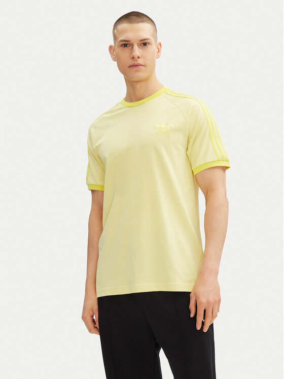 Облегающая футболка adicolor Classics 3-Stripes JN7021 Adidas, желтый 
Облегающая футболка adicolor Classics 3-Stripes JN7021 Adidas, желтый