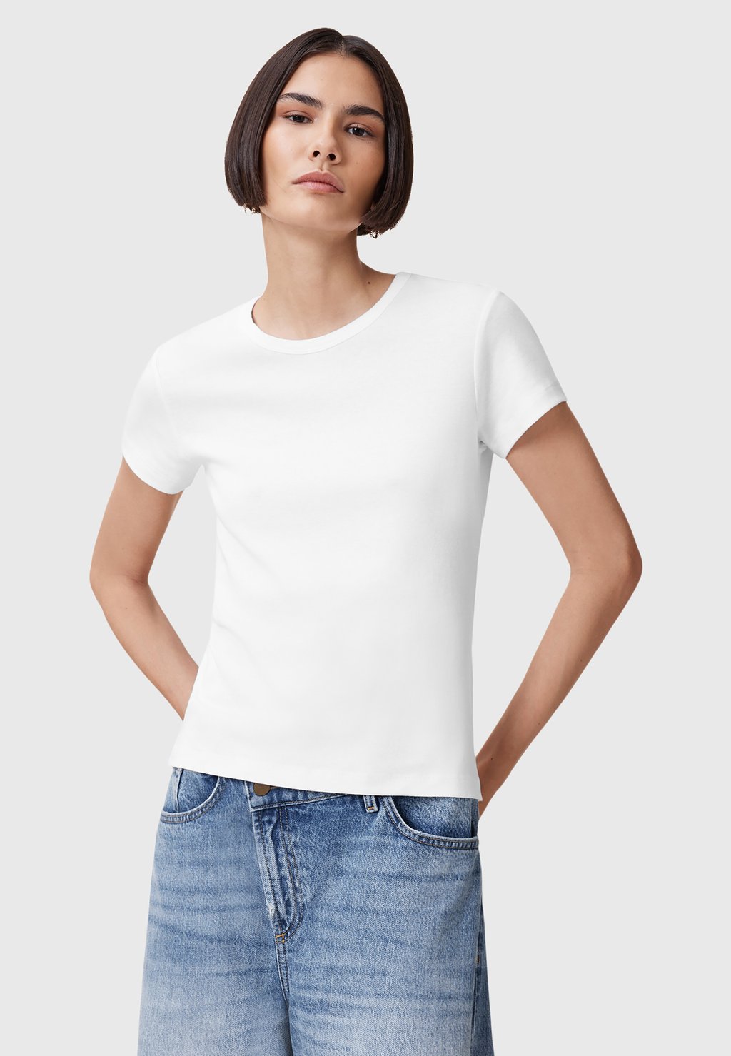 Базовая футболка AllSaints, белый
Базовая футболка AllSaints, белый