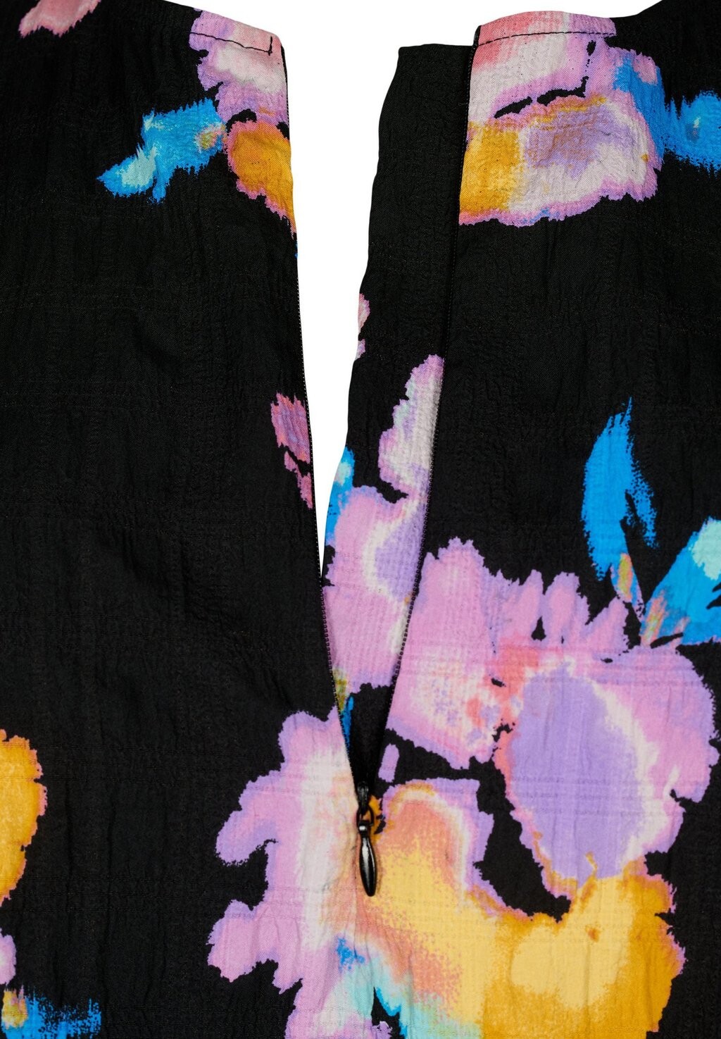 Блуза GEBLÜMTE MIT RUNDHALSAUSSCHNITT UND REISSVERSCHLUSS Zizzi, черный
Блуза GEBLÜMTE MIT RUNDHALSAUSSCHNITT UND REISSVERSCHLUSS Zizzi, черный