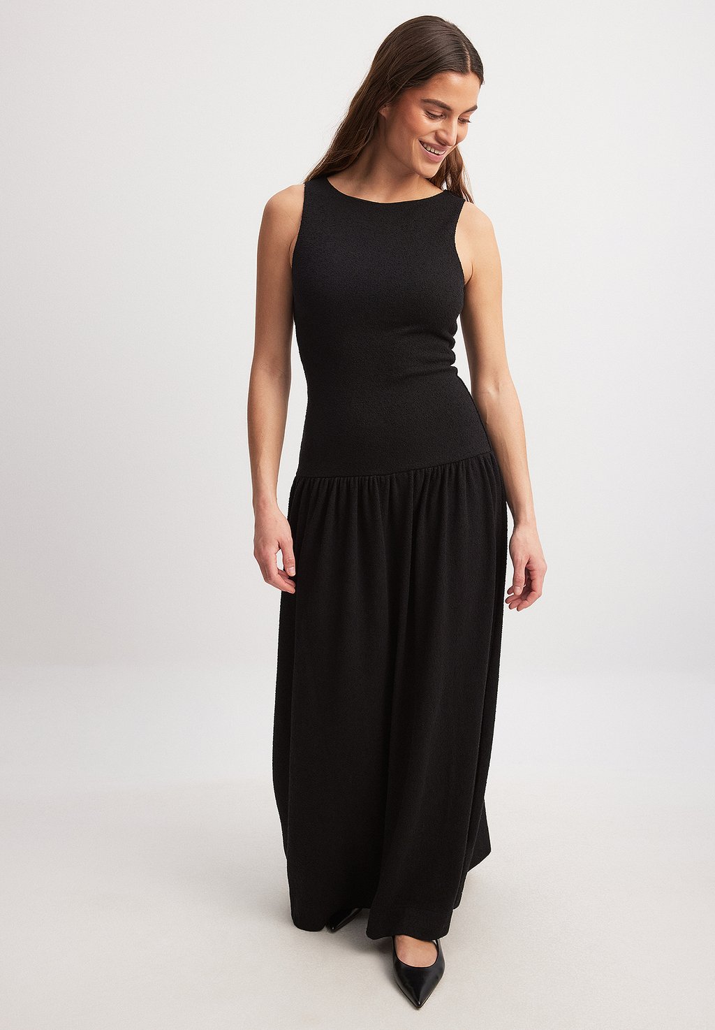 Платье макси STRUCTURED VOLUME NA-KD, черный
Платье макси STRUCTURED VOLUME NA-KD, черный