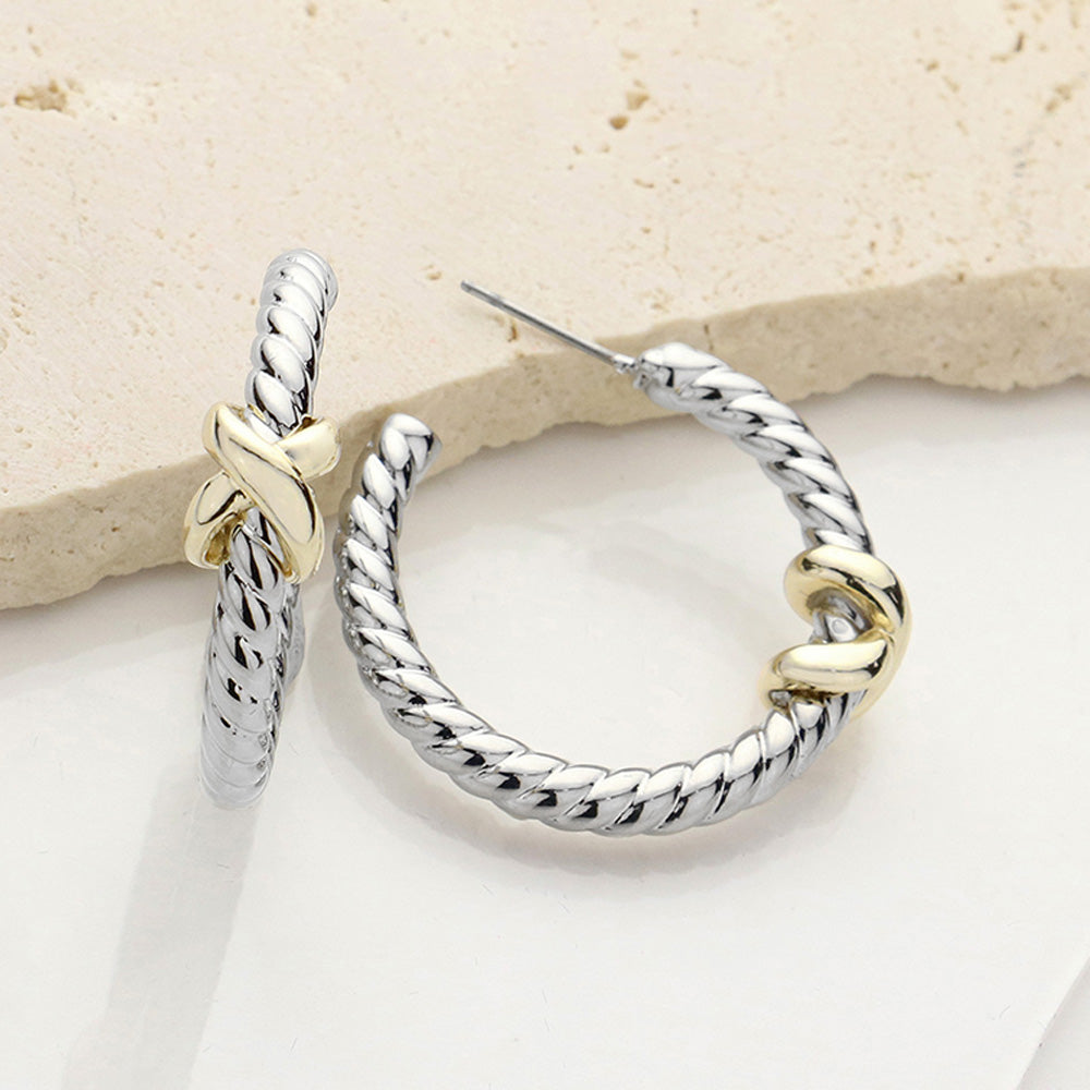 Двухцветные серьги-кольца с перекрещивающимися заостренными зубцами, покрытые 14-каратным золотом Fashnzfab, Two Tone
Двухцветные серьги-кольца с перекрещивающимися заостренными зубцами, покрытые 14-каратным золотом Fashnzfab, Two Tone