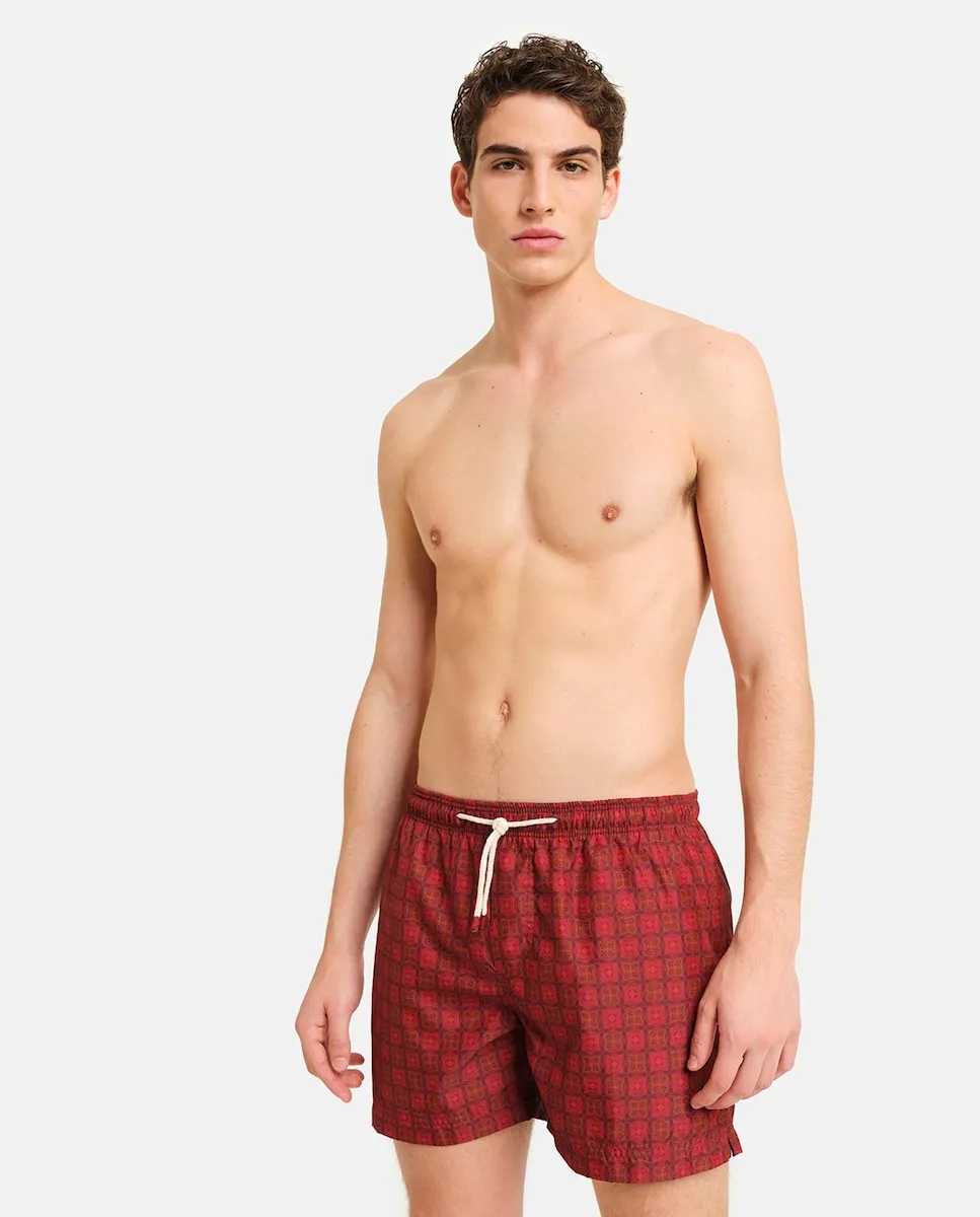 Мужские шорты-бермуды красного цвета PENINSULA, зеленый
Мужские шорты-бермуды красного цвета PENINSULA, зеленый