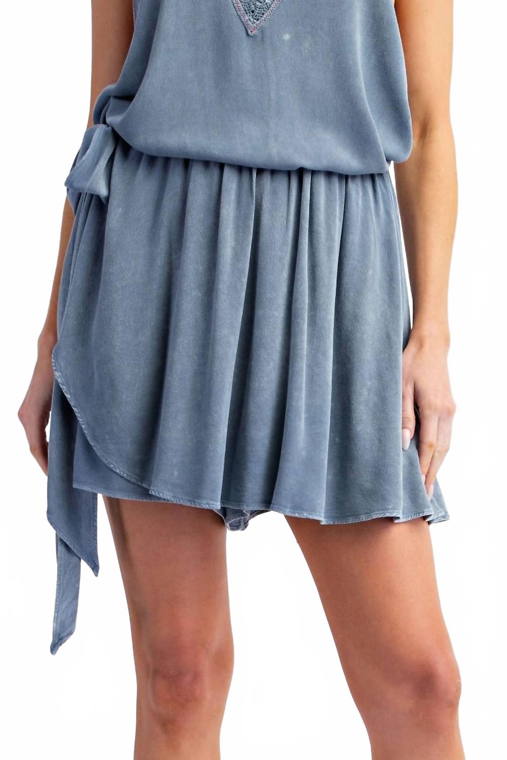 Easel Юбка-шорты из минерального выстиранного вискозного волокна, джинсово-синего цвета
Easel Юбка-шорты из минерального выстиранного вискозного волокна, джинсово-синего цвета