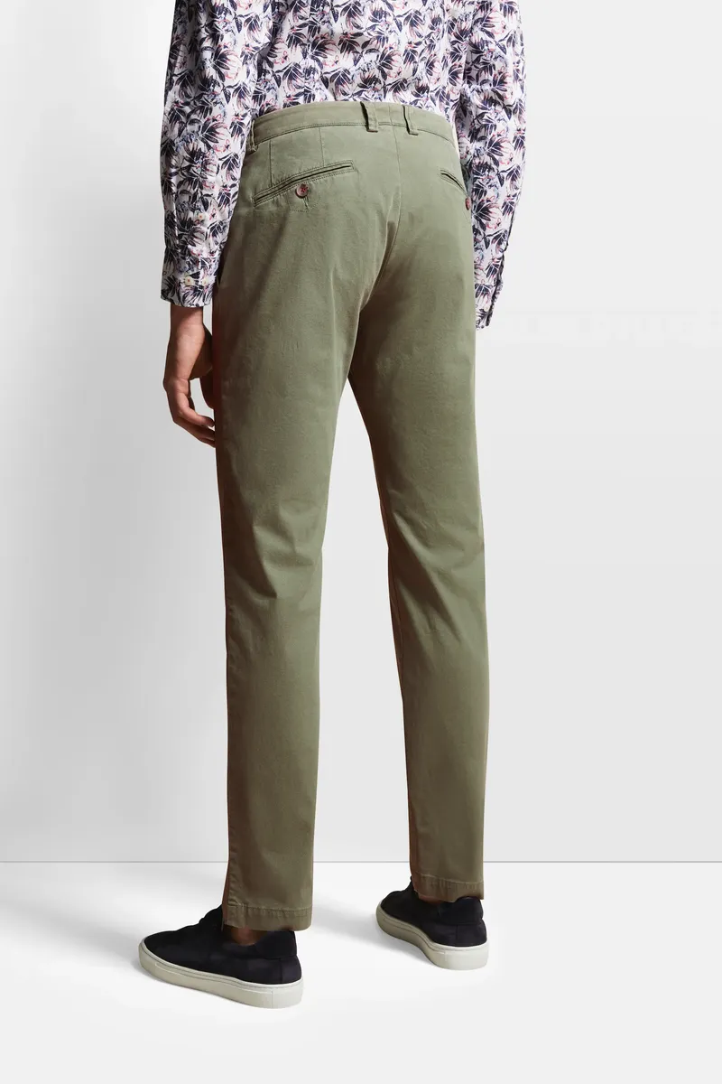 Брюки-чиносы bugatti с добавлением эластана, оливковый
Брюки-чиносы bugatti с добавлением эластана, оливковый
