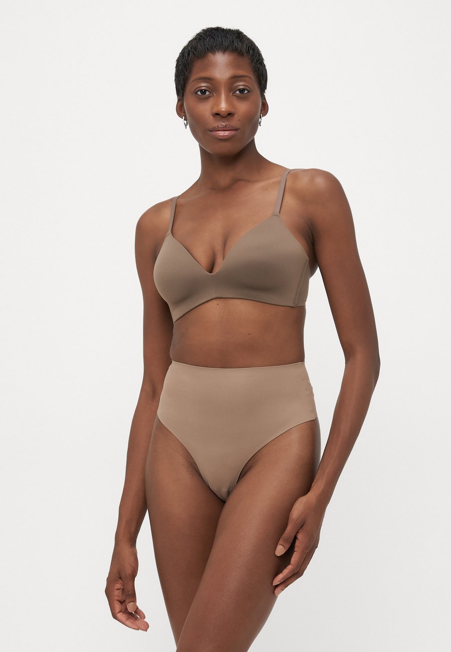 Трусы Vero Moda VMDITTE 2ND SKIN 2 PACK, Brown Lentil/Coffee Bean/Dark Brown
Трусы Vero Moda VMDITTE 2ND SKIN 2 PACK, Brown Lentil/Coffee Bean/Dark Brown