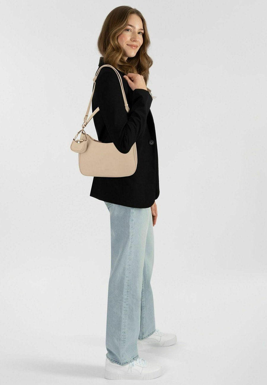 Сумка Gabor DEVIKA, Beige
Сумка Gabor DEVIKA, Beige