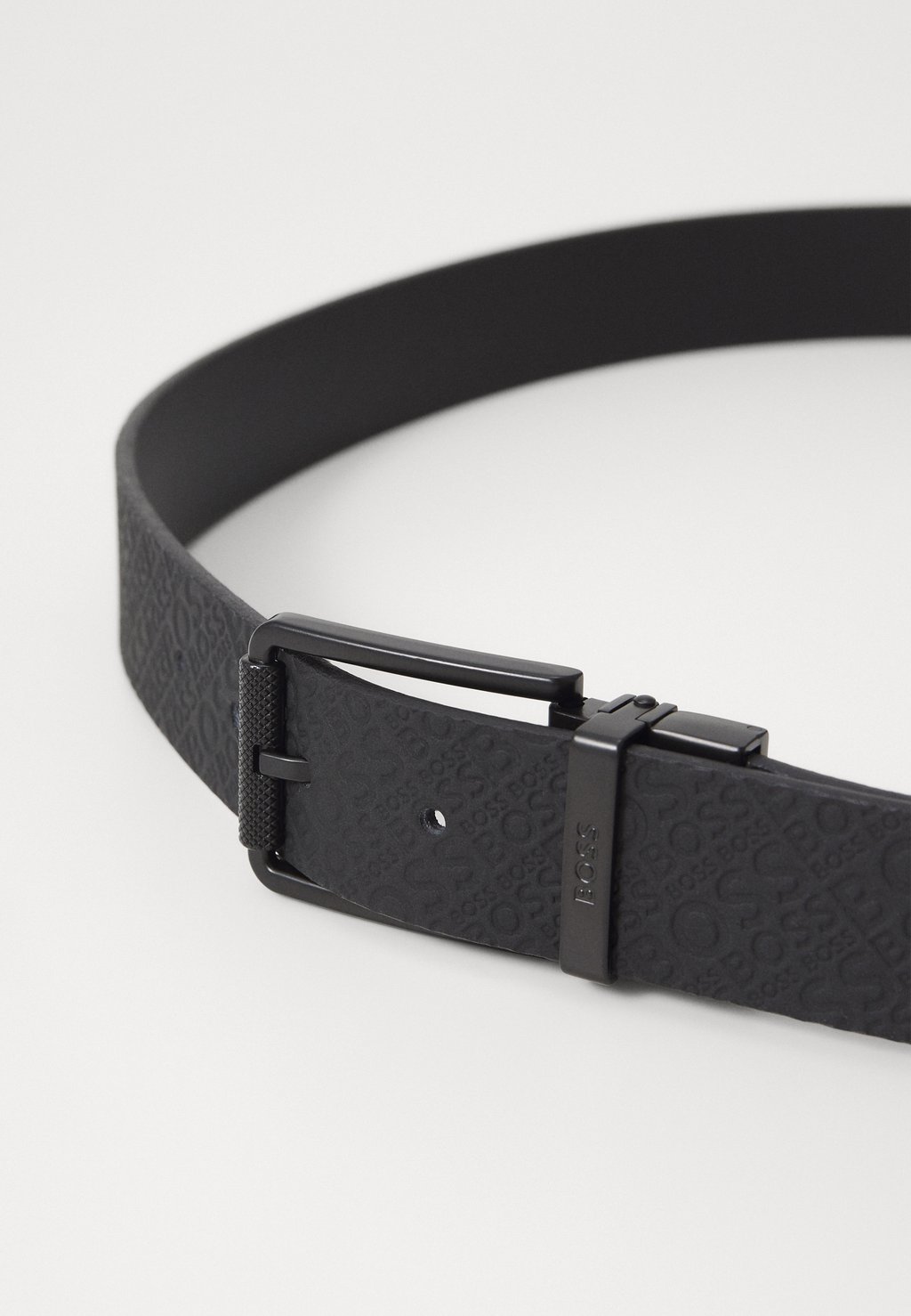 Ремень TINTIN BOSS, черный
Ремень TINTIN BOSS, черный