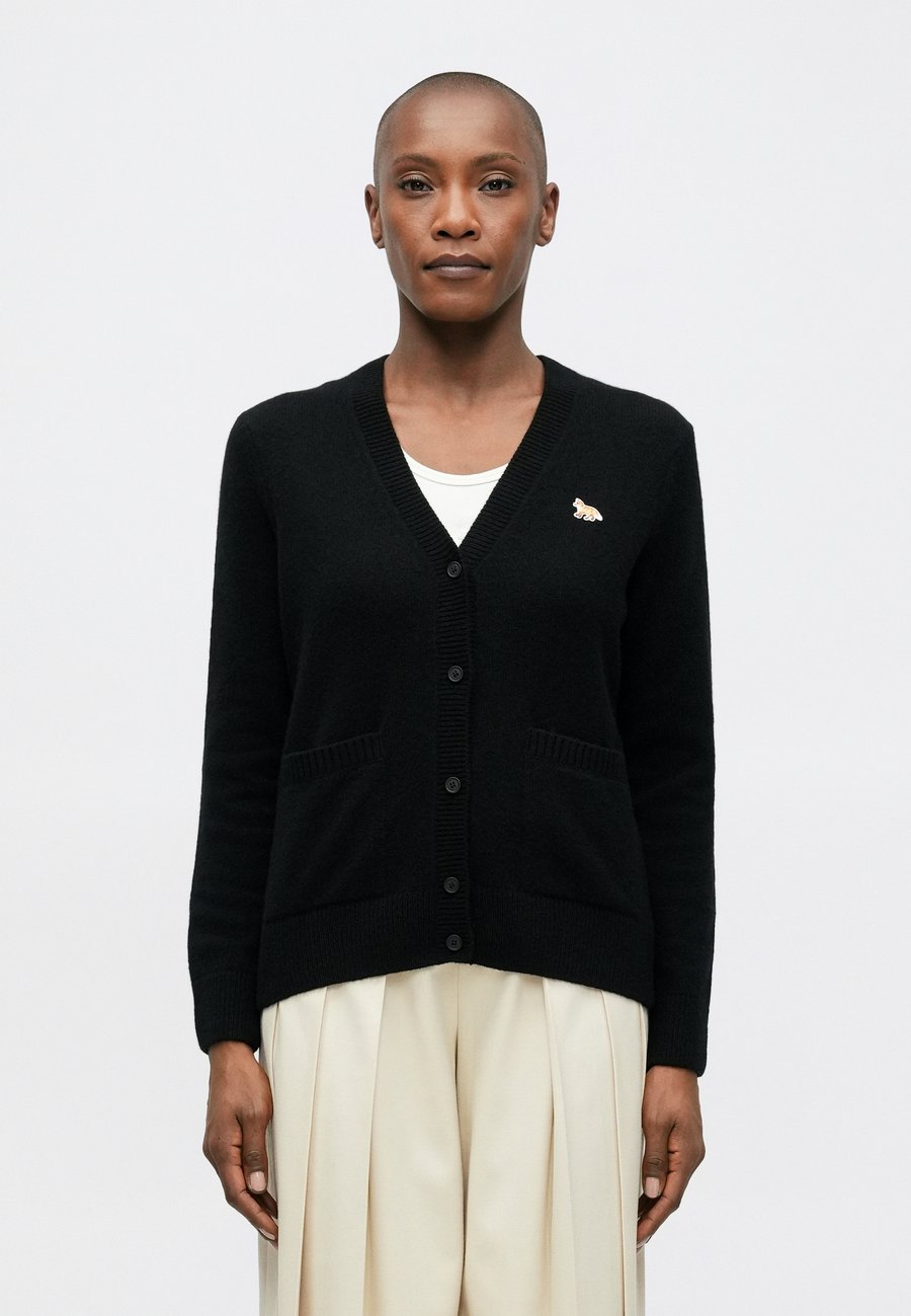 Кардиган Maison Kitsuné BABY FOX BOXY CARDIGAN, Black
Кардиган Maison Kitsuné BABY FOX BOXY CARDIGAN, Black