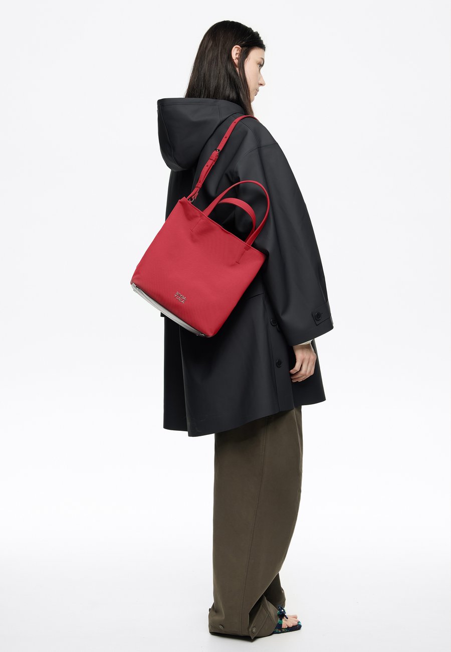 Сумка Bimba Y Lola Handbag, Rojo Oscuro/Dark Red
Сумка Bimba Y Lola Handbag, Rojo Oscuro/Dark Red