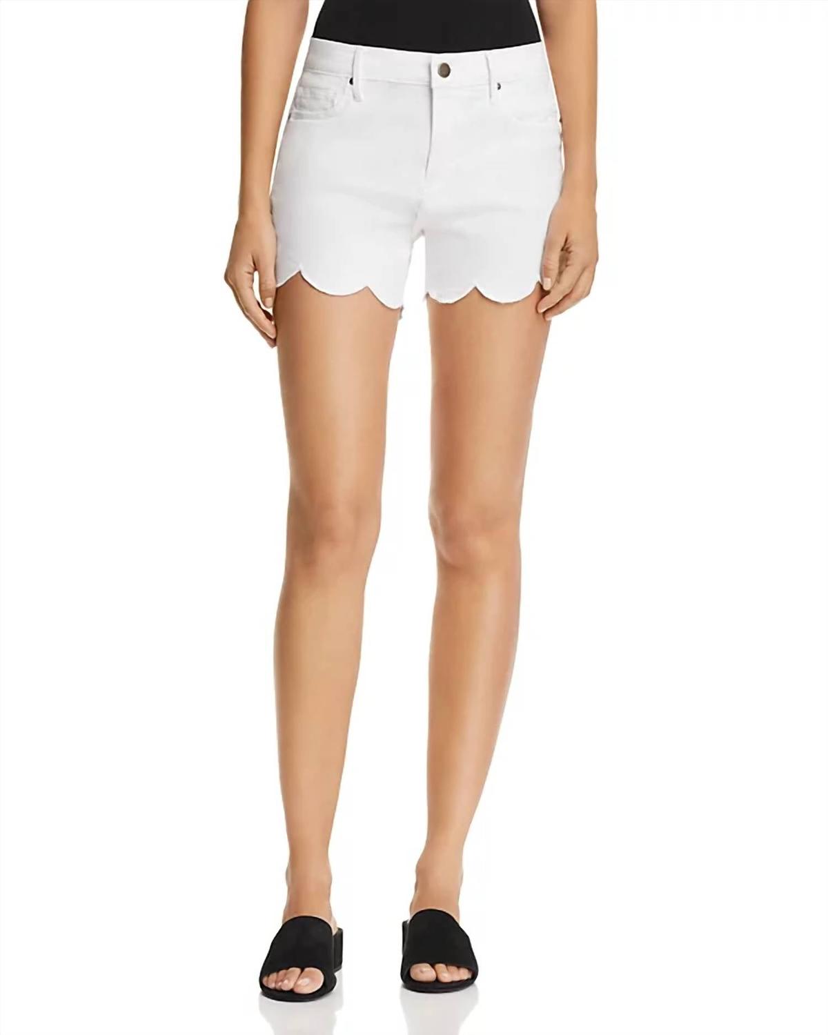 Джинсовые шорты с фестончатым подолом белого цвета Aqua
Джинсовые шорты с фестончатым подолом белого цвета Aqua