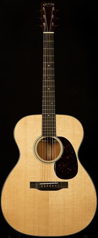 Акустическая гитара Martin Guitars Martin 000-18 Modern Deluxe
Акустическая гитара Martin Guitars Martin 000-18 Modern Deluxe