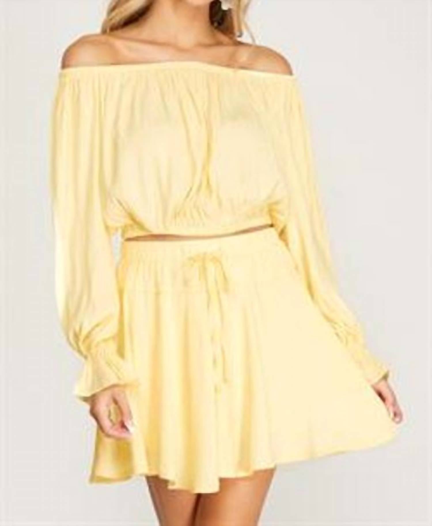 Шорты Lydia бледно-желтого цвета SHE + SKY
Шорты Lydia бледно-желтого цвета SHE + SKY