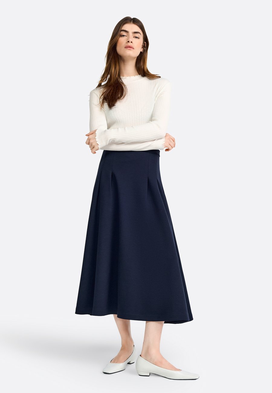 Джемпер Rich & Royal LONGSLEEVE, Pearl White/White
Джемпер Rich & Royal LONGSLEEVE, Pearl White/White