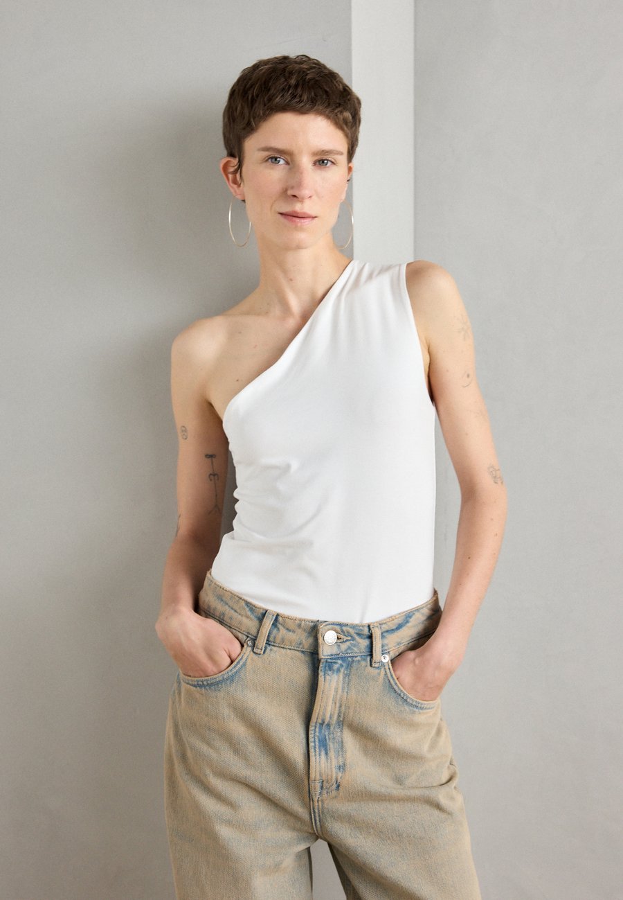 Топ Marc O'Polo ASYMMETRIC ONE SHOULDER, White
Топ Marc O'Polo ASYMMETRIC ONE SHOULDER, White