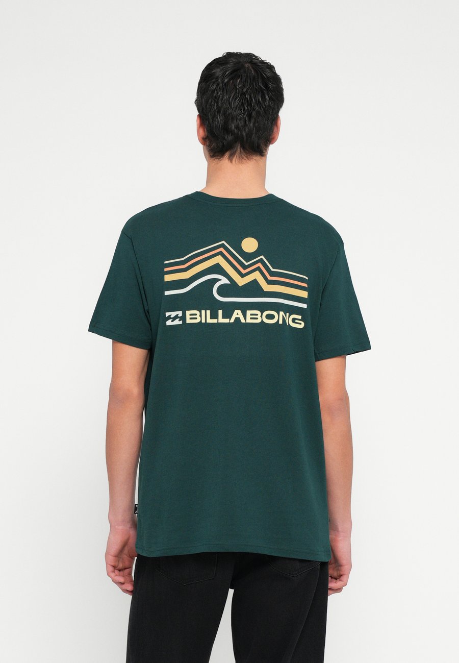 Футболка Billabong RANGE ADIV UNISEX, Spruce Green/Evergreen, Зеленый, Футболка Billabong RANGE ADIV UNISEX, Spruce Green/Evergreen
Футболка Billabong RANGE ADIV UNISEX, Spruce Green/Evergreen, Зеленый, Футболка Billabong RANGE ADIV UNISEX, Spruce Green/Evergreen
