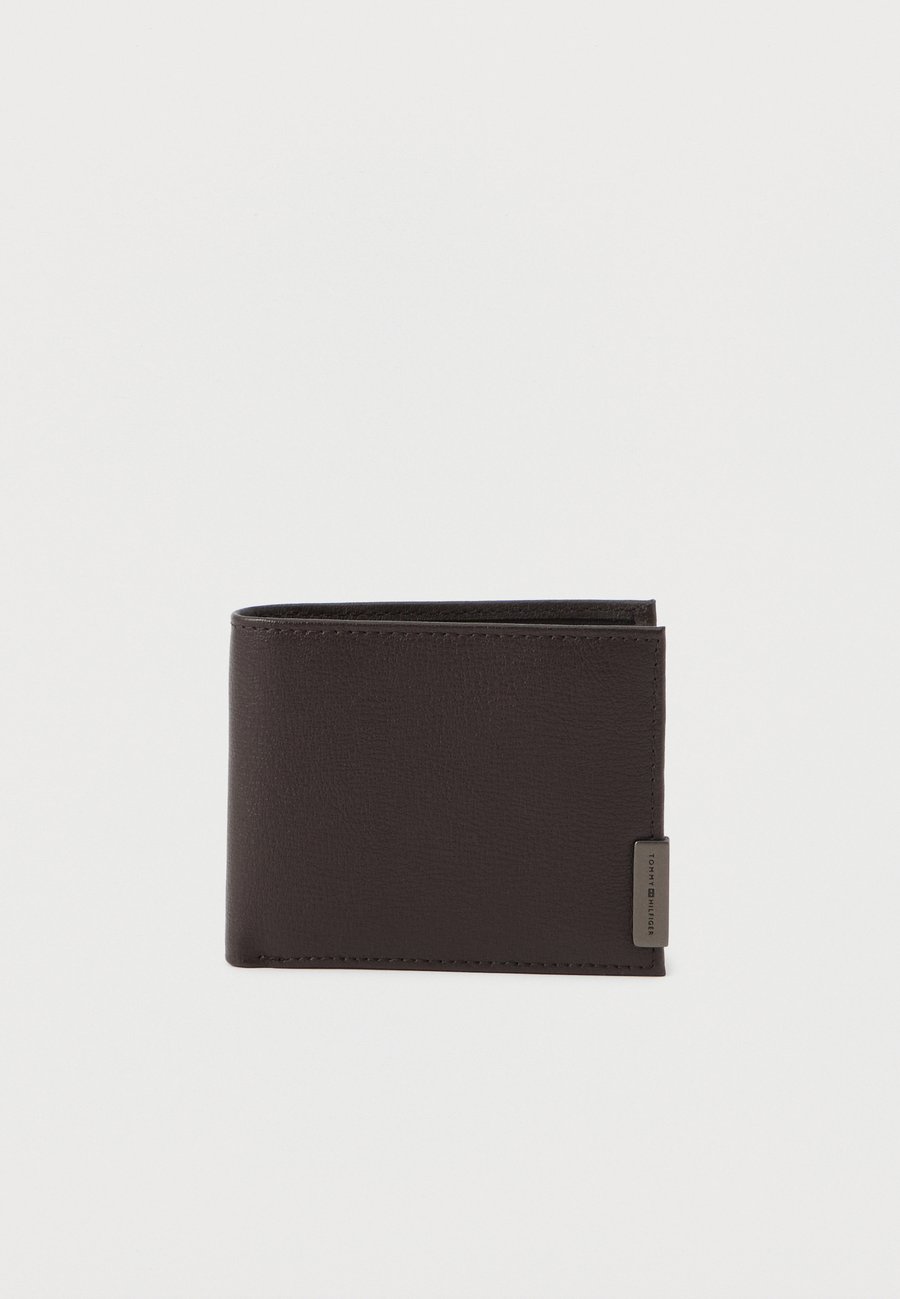 Кошелек Tommy Hilfiger HARDWARE MINI WALLET, Praline/Brown
Кошелек Tommy Hilfiger HARDWARE MINI WALLET, Praline/Brown