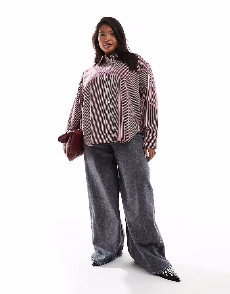 Эксклюзивная рубашка оверсайз в полоску бордового цвета Plus Holly Wynne Renee Studio
Эксклюзивная рубашка оверсайз в полоску бордового цвета Plus Holly Wynne Renee Studio