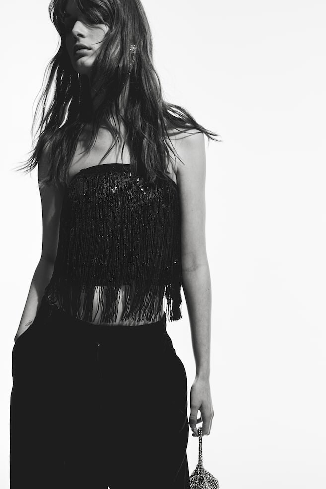 Топ-Бандо с бахромой из пайеток H&M, черный
Топ-Бандо с бахромой из пайеток H&M, черный