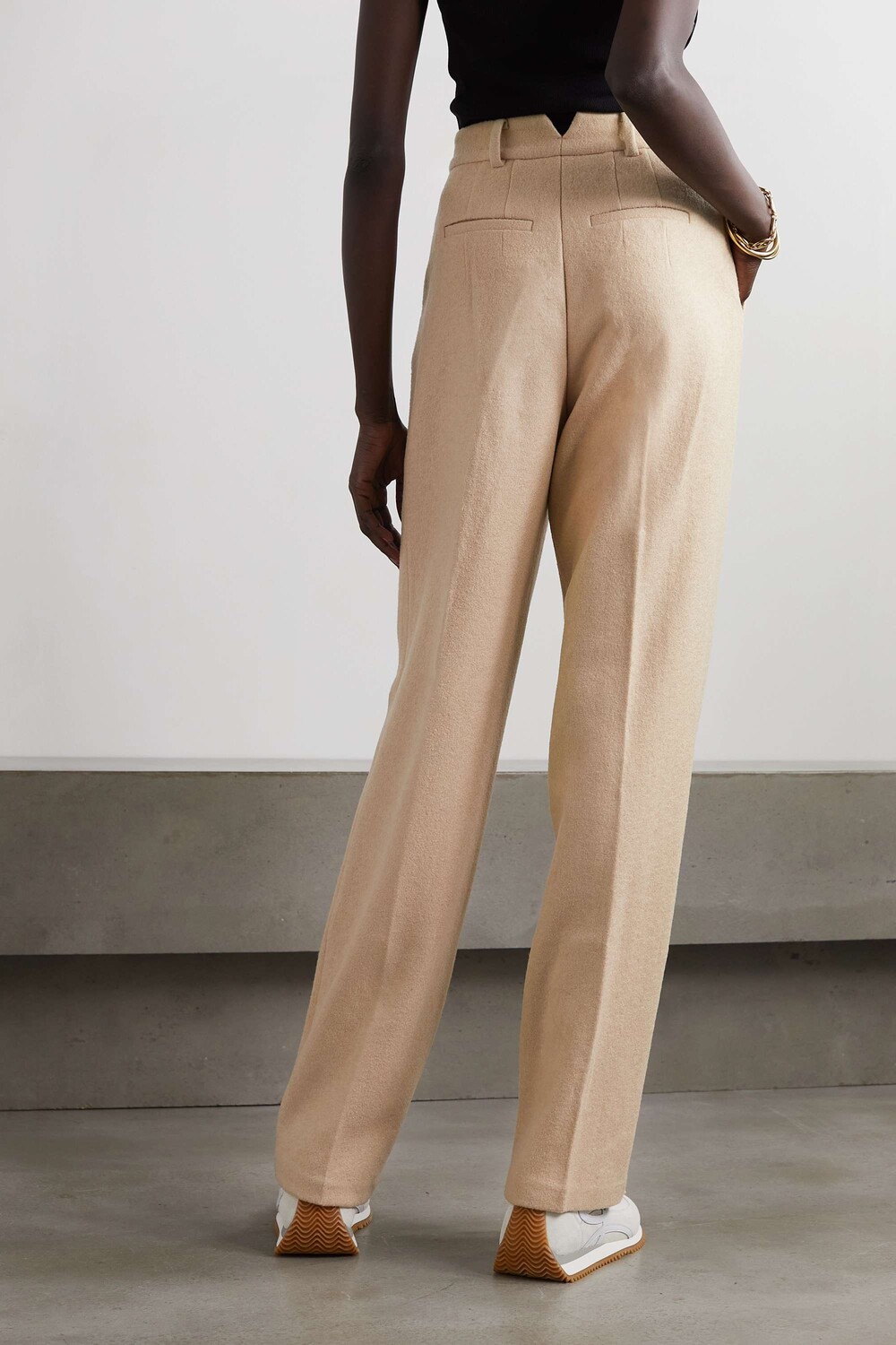 FRANKIE SHOP прямые брюки Layton из смесовой шерсти со складками, бежевый
FRANKIE SHOP прямые брюки Layton из смесовой шерсти со складками, бежевый