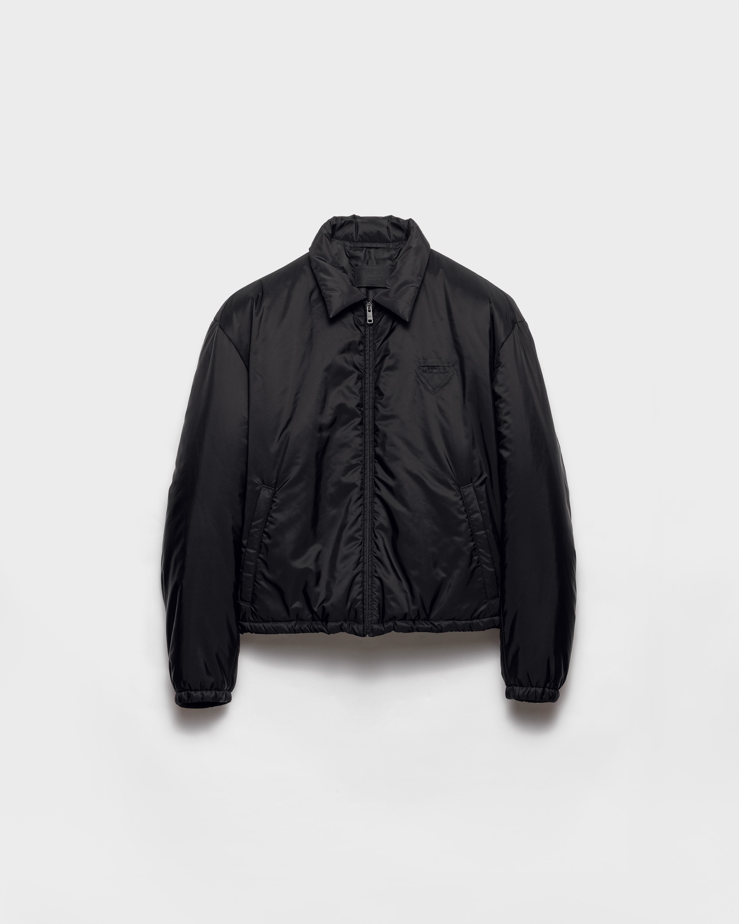 Куртка из переработанного нейлона Prada, черный
Куртка из переработанного нейлона Prada, черный