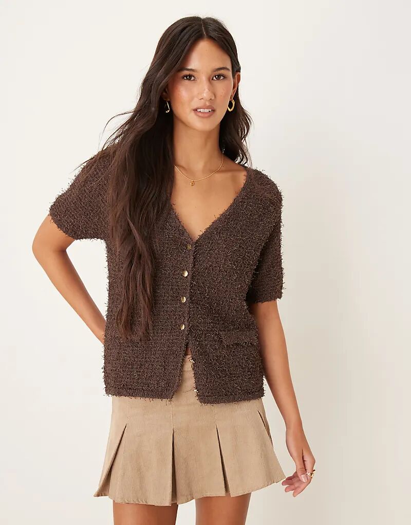 Пушистый кардиган с короткими рукавами Mango коричневого цвета
Пушистый кардиган с короткими рукавами Mango коричневого цвета