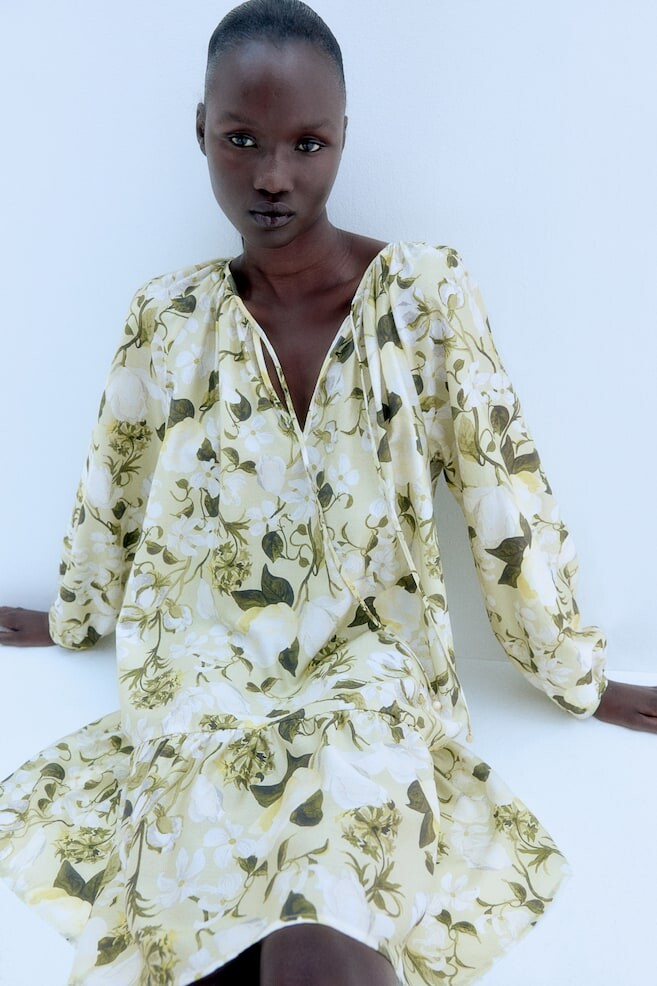 Платье с завязками H&M, бежевый
Платье с завязками H&M, бежевый