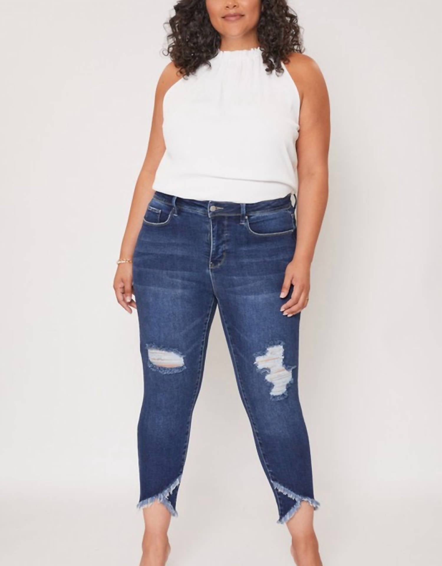 Женские винтажные джинсы Missy с тюльпанообразным подолом в темно-индиго Royalty
Женские винтажные джинсы Missy с тюльпанообразным подолом в темно-индиго Royalty