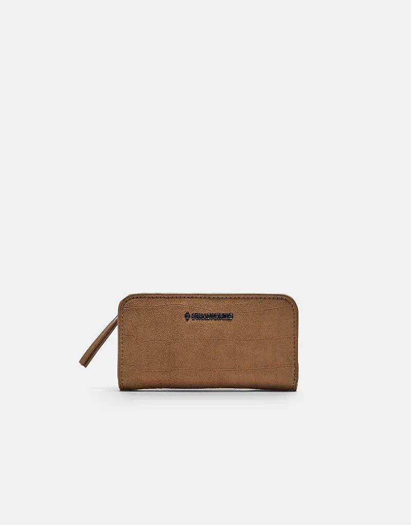 Кошелек Stradivarius из искусственной замши на молнии карамельного цвета
Кошелек Stradivarius из искусственной замши на молнии карамельного цвета